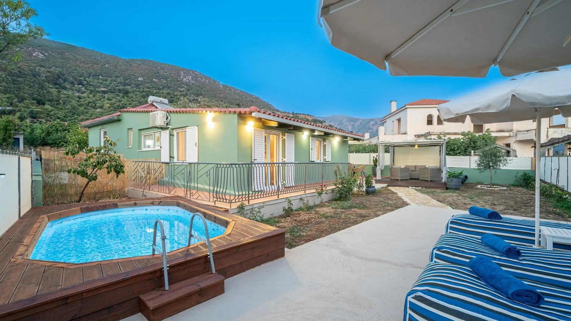 Home Plousia Grizata Villa
