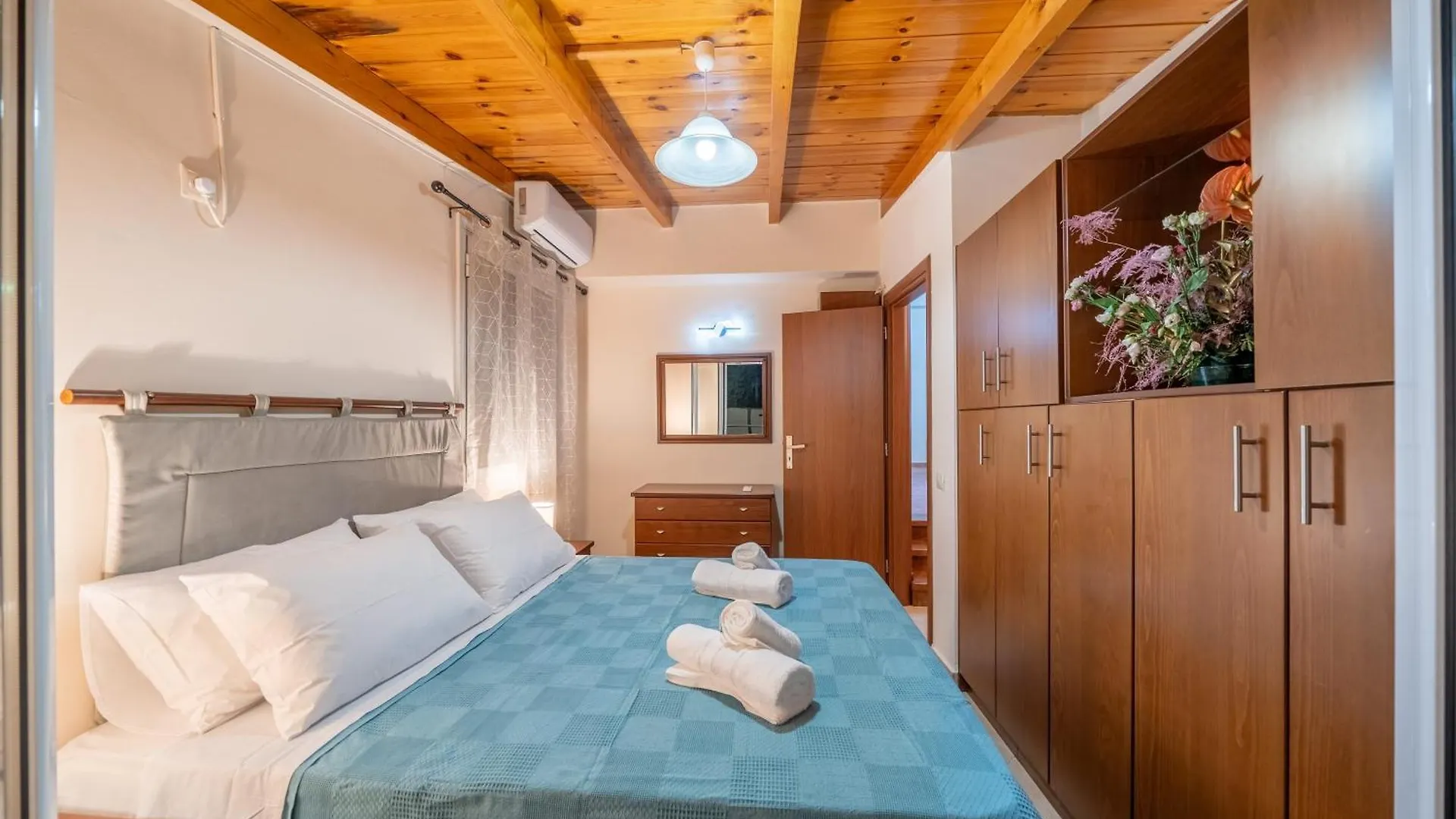 Home Plousia Grizata Villa