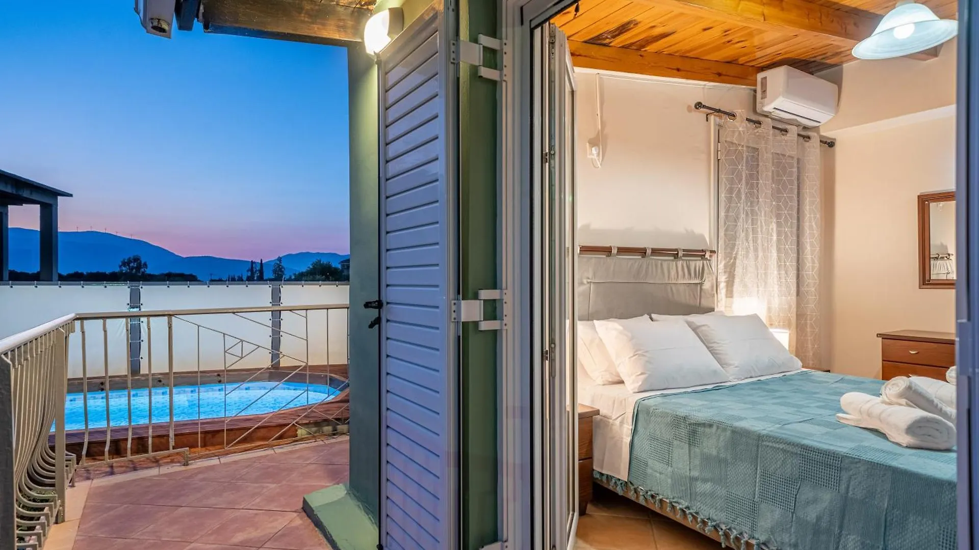 Home Plousia Grizata 0*,  Greece